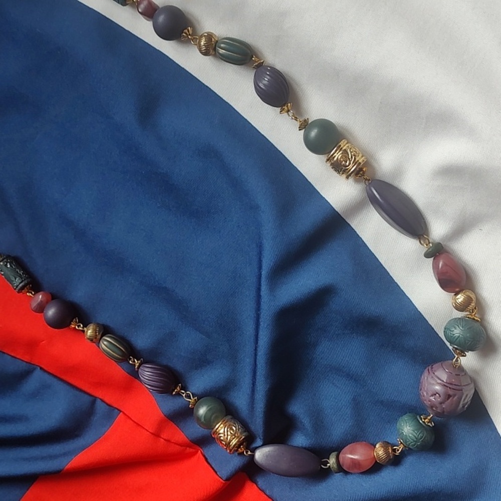 Multicolor Beaded Necklace - Picture 4 of 6